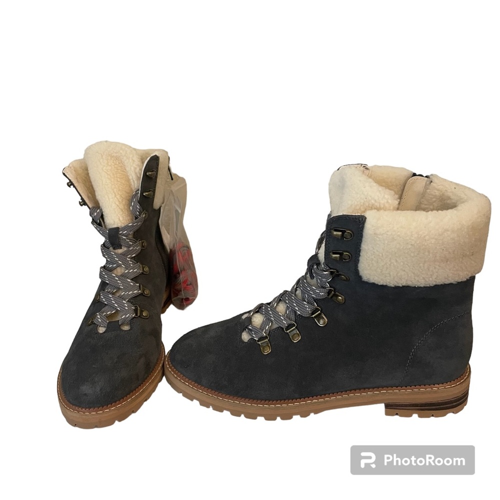 Lands' End Women's Gray Suede Cozy Lugged Lace Up Boots Size 7.5 NWT